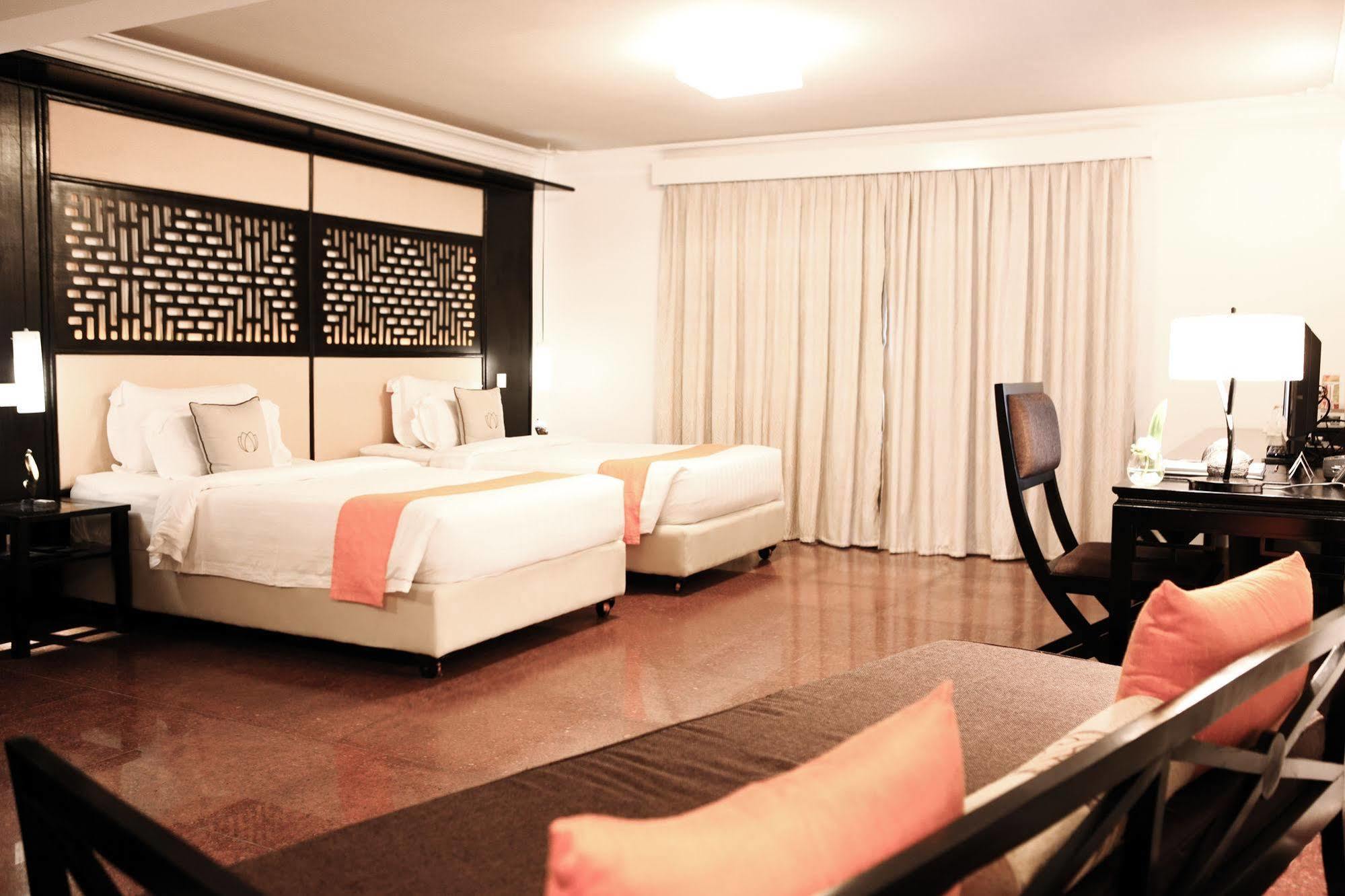White Mansion 白色公馆 Hotel Phnom Penh Exterior photo